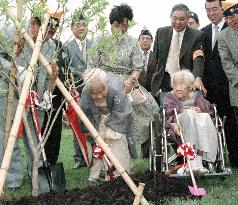 Japan's famous centenarian twins turn 107